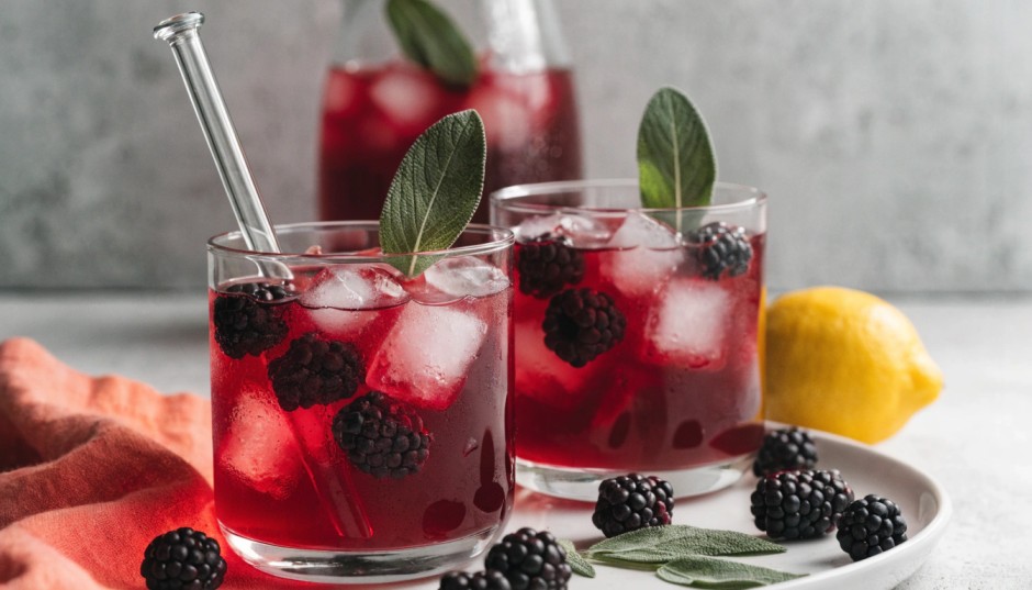 Starbucks-Blackberry-Sage-Refresher-Recipe